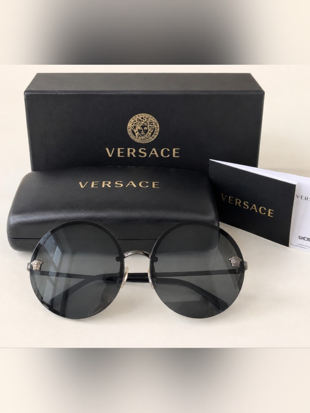 Authentic Versace Medusa Oversized Round Black Sunglasses w/ Box Case